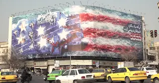 ইরানের বিলবোর্ডগুলোতে মার্কিন নৌবহরের উদ্দেশে ‘রক্তাক্ত বার্তা’